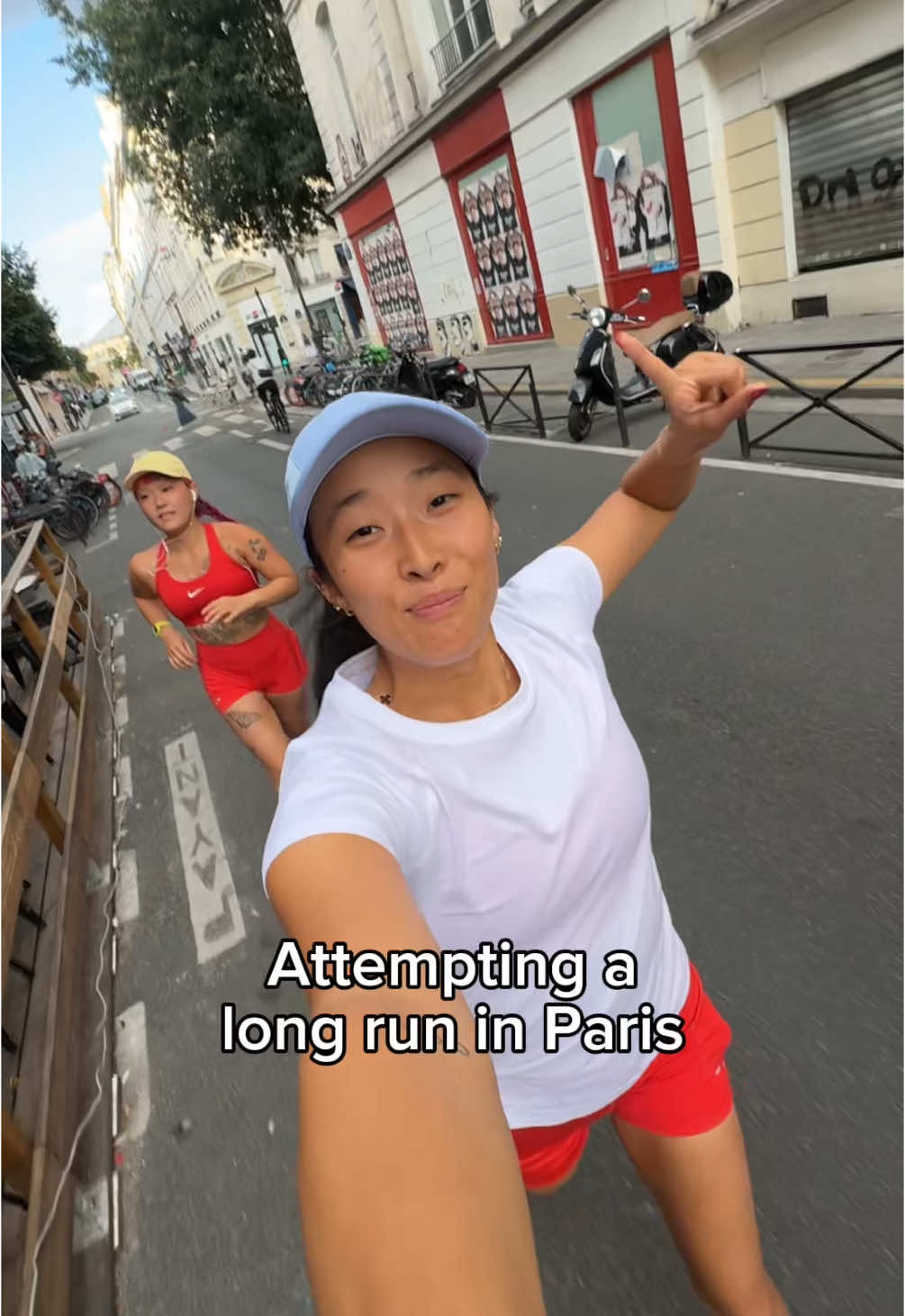 Still one of my new favorite ways to explore new cities 🙌 and even better with my sister #paris #travelwithme #runnergirl #runwithme #marathontraining @Ameya Okamoto 