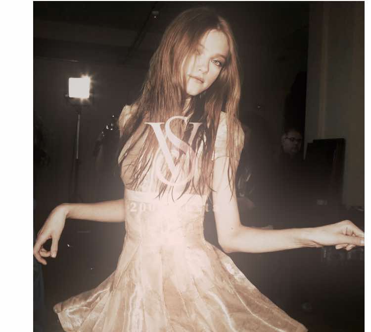 Her beauty is out of this world #vladaroslyakova #vladaroslyakovaedit #fyp #model #Runway #slavicdolls #foryou 