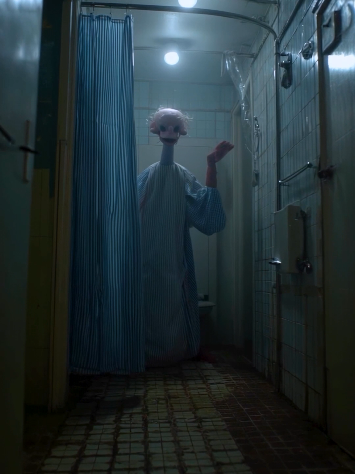 It lives in my bathroom. And it doesn't like when I lock the door. #nightmarefuel #horror #creepy #scary 