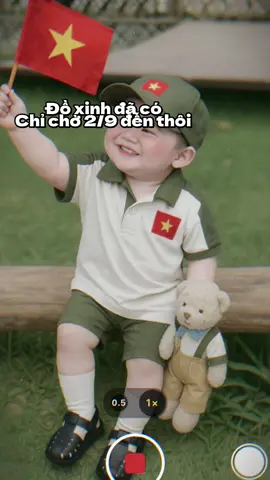 Có những thứ không cần lời giới thiệu. Chỉ cần nhìn thôi, là tim mình như khẽ rung lên một nhịp tự hào 🇻🇳🇻🇳🇻🇳 #quanaotreem #quockhanh #embevietnam #xuhuong #viral #betrai  #begai #babyoutfit 