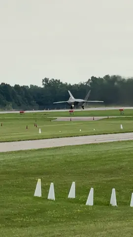 F-22 Raptor Demo takeoff at Oshkosh Airshow 2025.                         #usaf #f22demoteam #aviationreels #oskkoshairshow2025 #aviation #jets #airshow #f22raptor #fyp #avgeeksoftiktok 