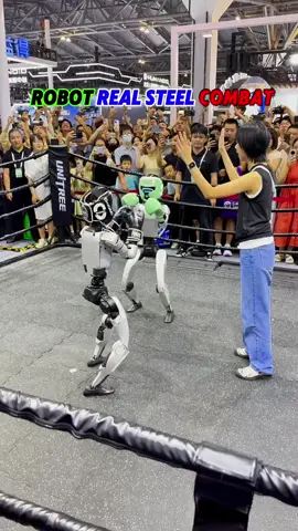 @Booster Robotics #china🇨🇳🇨🇳🇨🇳 #MadeinChina #Robot #waic2025 #robotboxing #austinrobot #Unitree Humanoid Robots Box at WAIC 2025   World Artificial Intelligence Conference