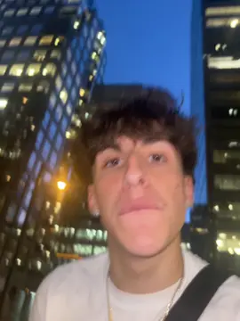 he looks like a ut tuh duh #fyp 