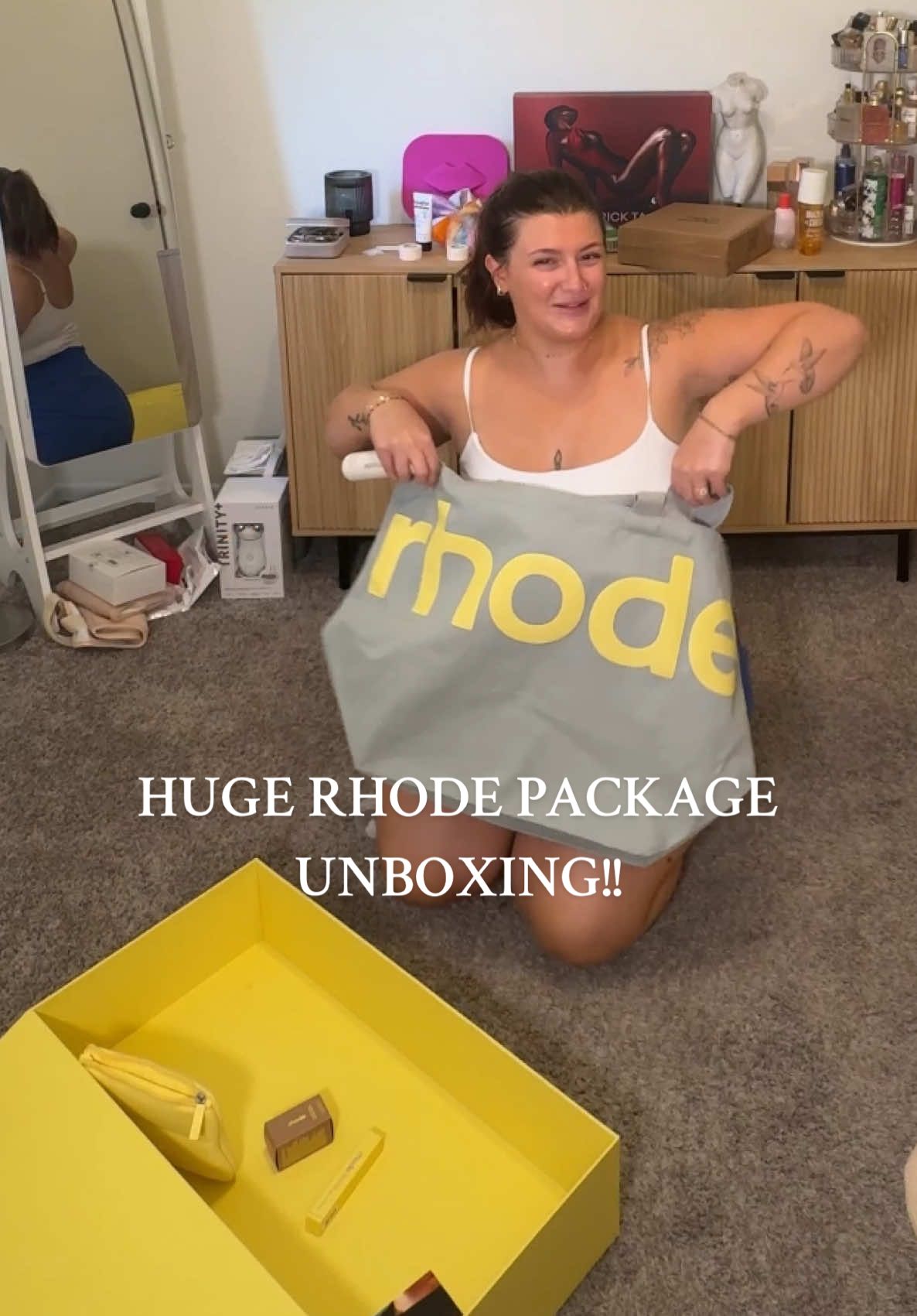 Getting these packages is like Christmas every day🥹 I am so grateful  ily @rhode skin this was such a cool package!! Thank you  #rhode #haileybieber #rhodeskin #rhodeglazingmilk #prpackage #unboxing #beauty #makeup #MakeupRoutine #skincare #giftedbyrhode #rhodepackage 