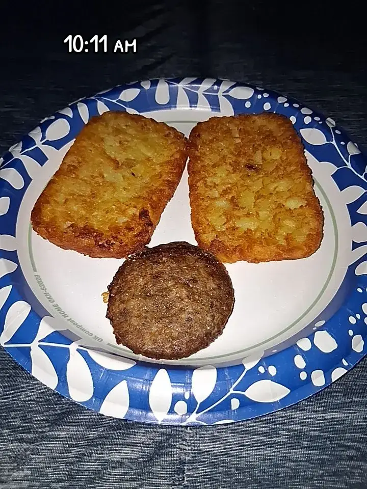 only had one sausage left so I made two hashbrowns to go with it. i did eat all of it. it was yummy too. im doing better at eating my 3 meals a day. ♡