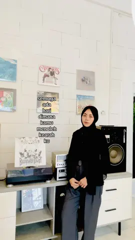 semoga pada hari itu aku belum lelah menunggumu