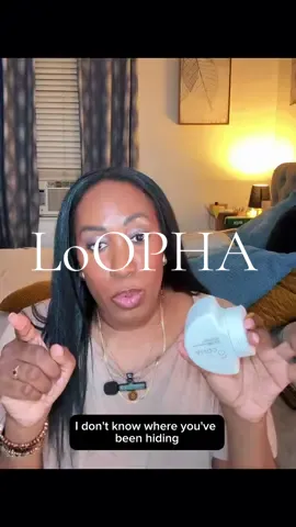 I find it funny how y’all didn’t tell me about this!!! #SelfCare #bodypowder @LOoPHA 