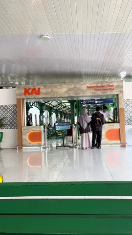 Mentahan di stasiun #mentahan  #mentahanvideo  #mentahanvidio  #bahanstory  #story  #storywa  #stasiun  #stasiunpurwosari  #stasiunbalapan  #stasiunsolo  #solo  #surakarta  #tiktok  #view  #views 