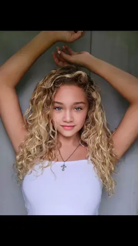 Here's the photoshoot Eva had this weekend! 