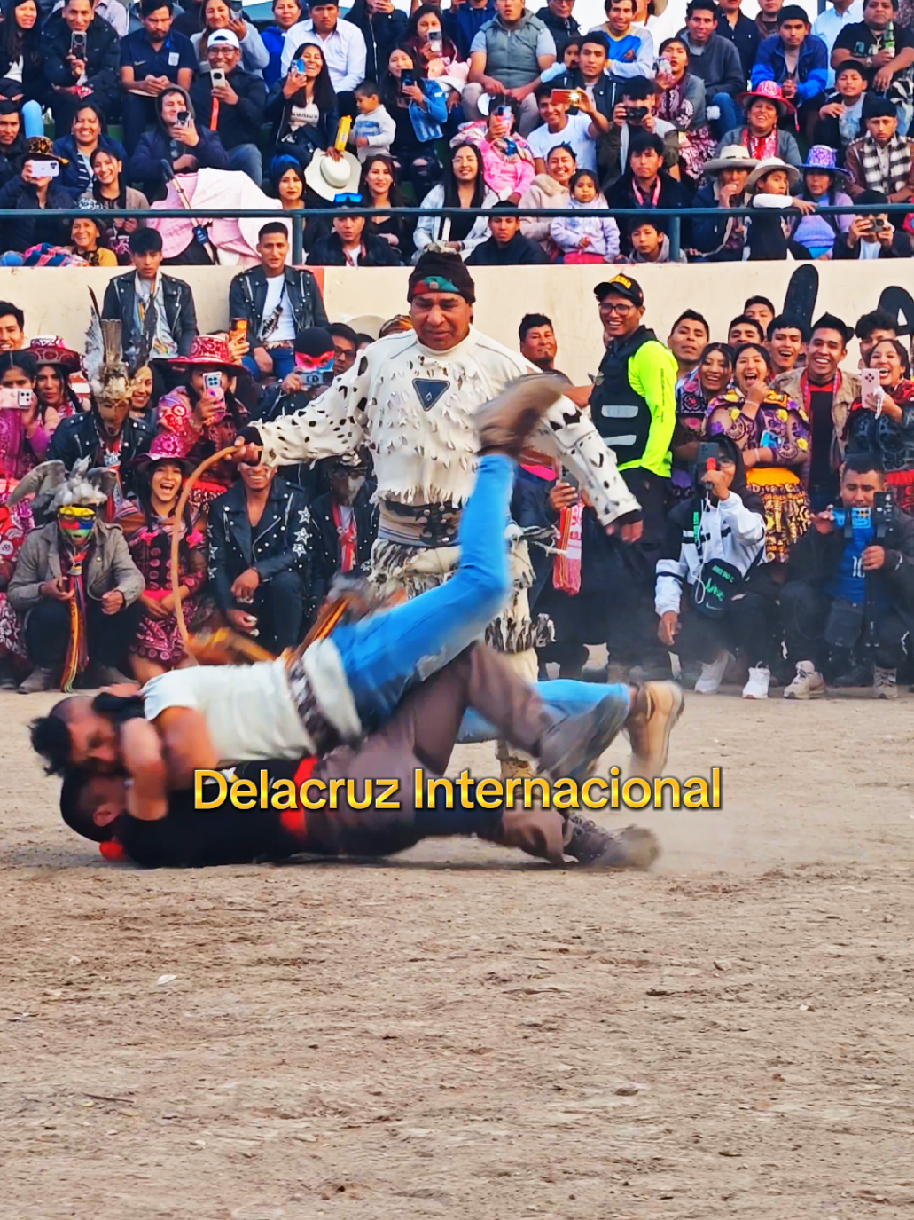 El Tiktoker Elmer Parejo vs el Alfredo López el cebolla takanakuy en Arequipa Perú #video2025 #takanakuy #tinku #luchalibre #Internacional 
