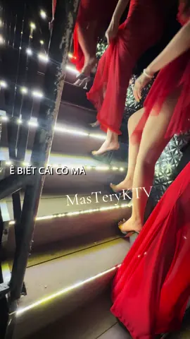 Cô Gái nắm tay a lúc khuyên bỏ nghề đã hối hận chưa? 🤭#karaokenhabe #karaokehiepphuoc #MasTeryKTV #karaokelonghau #karaokequan7 #karaokeq7 #kcnhiepphuoc #kcnlonghau #karaokeganday #karaokesexy #newkaraoke #ktvhot 