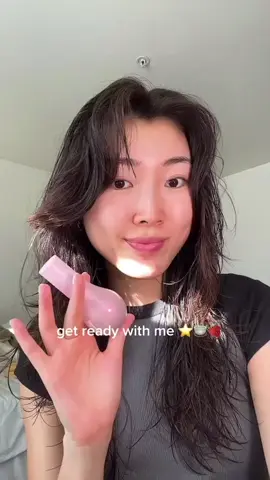 how ive been doing my base makeup lately (acne prone skin) ❤️ product list: 💜 @glowrecipe watermelon dew drops @saiebeauty slip tint @armanibeauty concealer @charlottetilbury powder @beautyofjoseon_official sunscreen  #glowyskin #glowymakeup #makeuptutorial #acneskin #makeuptutorial 