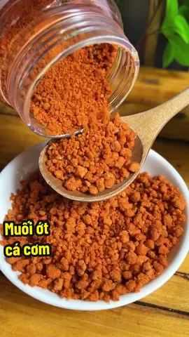 Muối ớt cá cơm được làm từ muối kết tinh trong thùng gỗ ủ nước mắm của làng chài xưa, vị mặn rất dịu,ăn vào thơm lừng mùi cá cơm rang, cay nồng của ớt xiêm, lại có cái ngọt đậm đà tự nhiên chấm trái cây, bánh tráng,gà luộc, cá nướng đều ngon hơn hẵng #food #foodreview #anvat  #muoi #muoicham #muoiotcacom  #honghariviu  #viral #xuhuong 