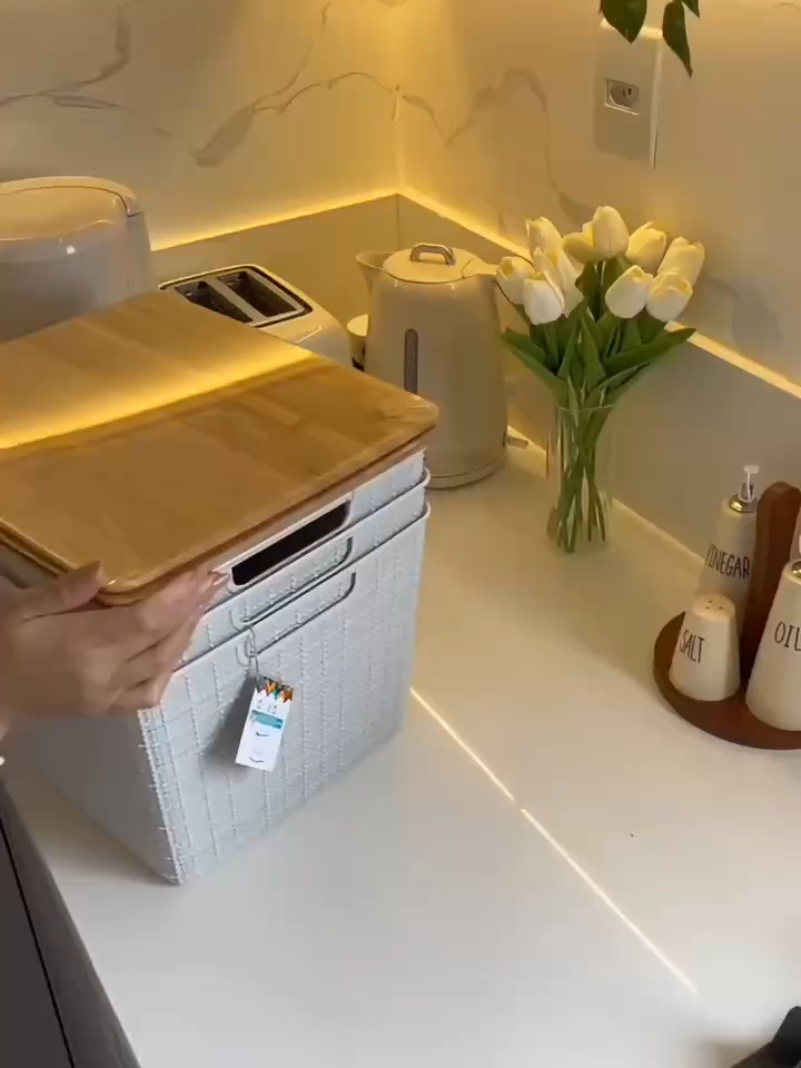 https://s.shopee.com.br/9fAHJFIl09 Kit 3 Caixas Organizadora Tampa de Bambu Branca e Cinza Oikos Kits 1, 2, 3, 4 e 5 Cesto Cesta #UtensiliosDeCozinha#CasaECozinha#PraticidadeNaCozinha#OrganizacaoCozinha#DicasDeCozinha#CozinhaModerna#EssencialParaCozinha#AchadinhosShopee