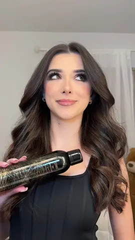 Nothing like a good texturizing spray to finish your curls ✨ @sephora @Oribe #oribeobsessed #fyp #hair #hairtutorial #texturizingspray #viralhair #hairgoals #oribe 