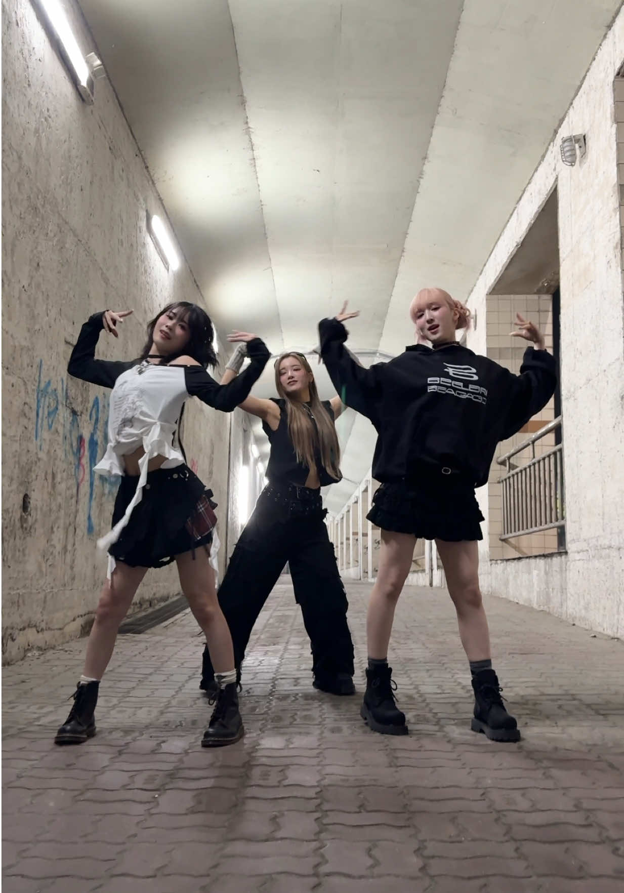 📱: ⊹˚₊  'THIS IS ME:I' MV Out Now.ᐟ.ᐟ #THIS_IS_ME_I Challenge🐱 #KOKONA #MIU #SUZU [𝐌𝐄:𝐈 𝟏𝐒𝐓 𝐀𝐋𝐁𝐔𝐌 
