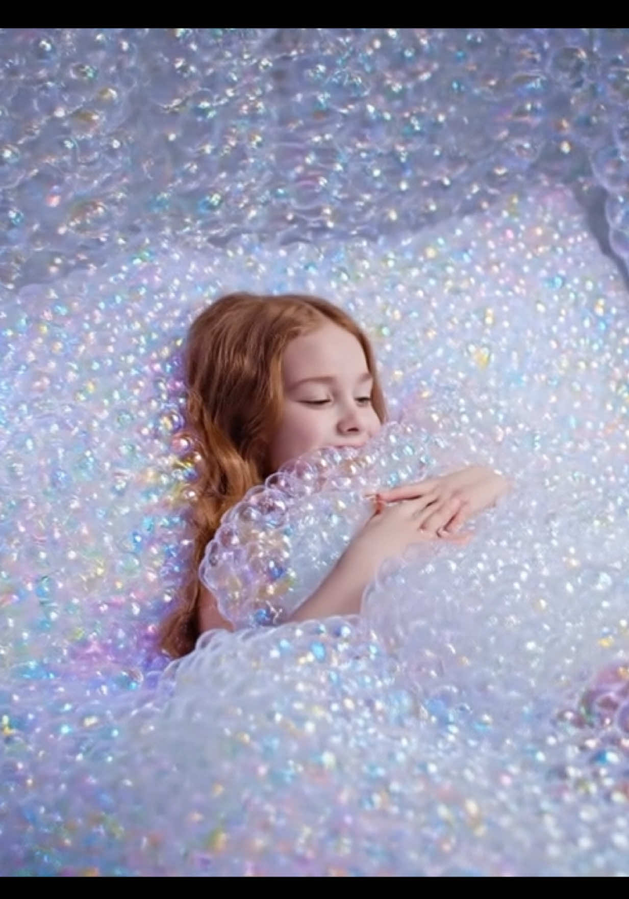 The sand bed tho 😮‍💨 #oddlysatisfying #bedroom #snowbed #aiasmr #veo3 