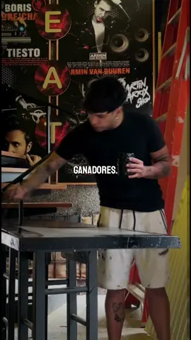 Hace unas semanas abrimos este bar con mi Familia! Está en Córdoba Capital En Montevideo 319 ( Frente a la cañada ) ❤️. La verdad que no sabía cómo contarles, no quería hacer la típica historia o el típico video… Todo este tiempo grabé cada día en el que íbamos a Trabajar, viviendo el proceso. Con este video quería hacer dos cosas.  1- Que si Sos de Córdoba Te espero para jugar unos Pool y tomar algo. 😂🫶🏻  Y 2- Darles un mensaje. Si vos estás mirando este video y leíste hasta acá. Es por algo. Arriba. Vamos que se puede. No te rindas Jamás. ❤️ #monacobar #parati #paratii #fyp #bar #motivacion 