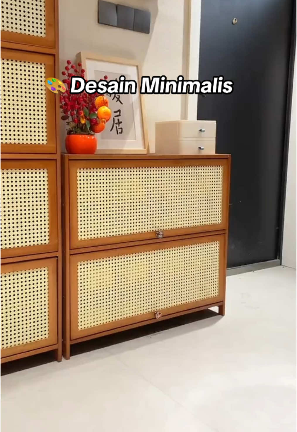 🥳 Lemari Sepatu Rotan 3 Lapis - Solusi Rapi & Stylish! 🪑 ✨ Ukuran Sempurna: 92cm (lebar) x 32cm (kedalaman) x 106cm (tinggi) — pas buat area masuk kecil! 🌿 Bahan Alami: Kombinasi bambu & rotan asli, tahan lama + nuansa vintage elegan! #sepatu #lemari #lemarisepatu #rotan #hemat #ruang #desainrumah #Home #life #rak #kamar #tamu #fy 