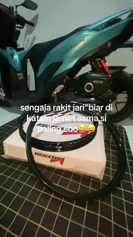 pelek dana pelajar nih gasken pren #vario #click125i #r17style #Ringrossi #fyp 