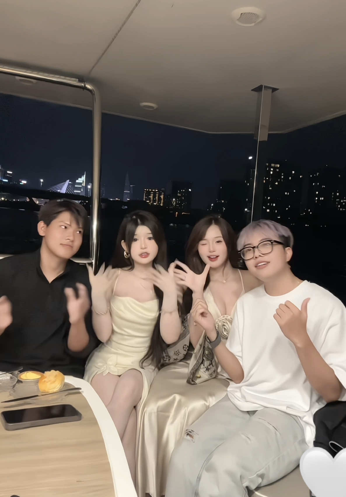 2 phú bà và 2 anh trợ lí #binhan #fyp 