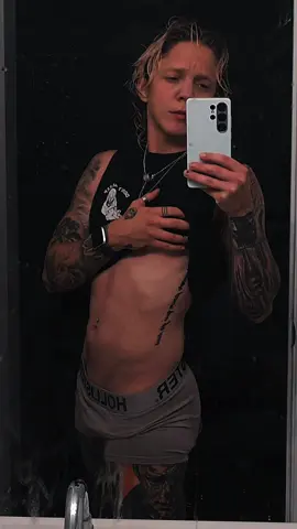 pick up your phone  #lgbtq #wuhluhwuh #androgynous #gay 
