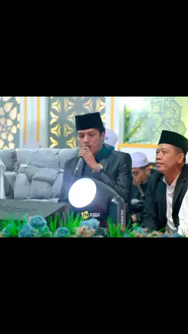 Suluk Busrolana vocal Gus Azmi feat Lora Nizar - Syubbanul Muslimin Live Di Pamekasan || full nya ada di ytb Hadrah Syubbanul Muslimin #faniisyahputra #khhafidzulhakiemnoer #gushafidzhakiemnor #syubbanulmuslimin #syubbanloversnusantara #gusazmi #gusazmiaskandar #loranizar #loranizarali #ranizar #busrolana #busyrolana #suluksholawat #sulukmerdu #majelissholawat #sholawat #sholawatan #sholawatan_yuk 