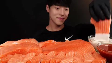 #🤤 #crd #crdvideo #salmon #salmonsushi #asmr #mukbang #mukbangeating #mukbangeatingshow #mukbangkorea #realmukbang 