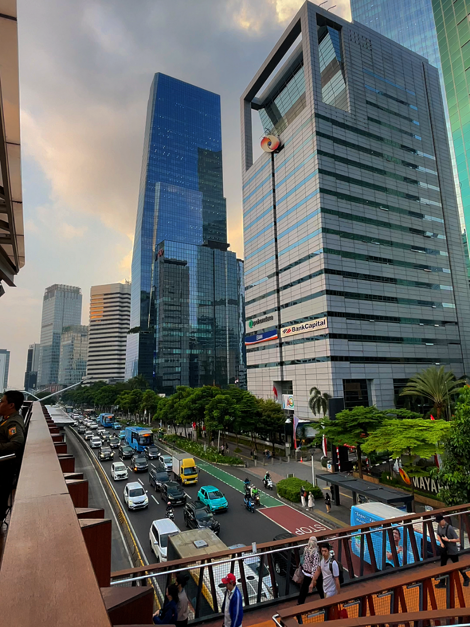 Video nya boleh di ambilin, di izinin tanpa syarat, kalian edit sendiri aja ya. karet-sudirman #jakarta #view #foryou #fyp  #jpokaretsudirman #citylight 