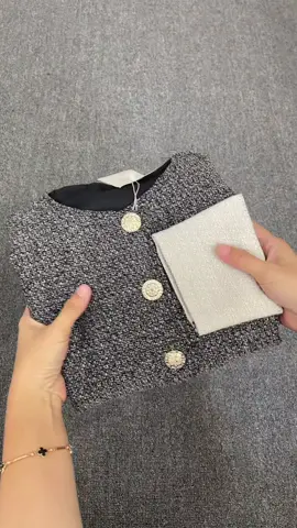 Yaampun secakep ini harganya segitu doang..?? Seriously..?? #tweedblazer #blazerpremium #tweedcardigan #cardiganpremium 