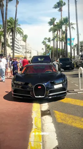 Is this the best chiron spec ? | A bit shaky 😖 #chiron #cannes #bugatti #bugattichiron #hypercar 