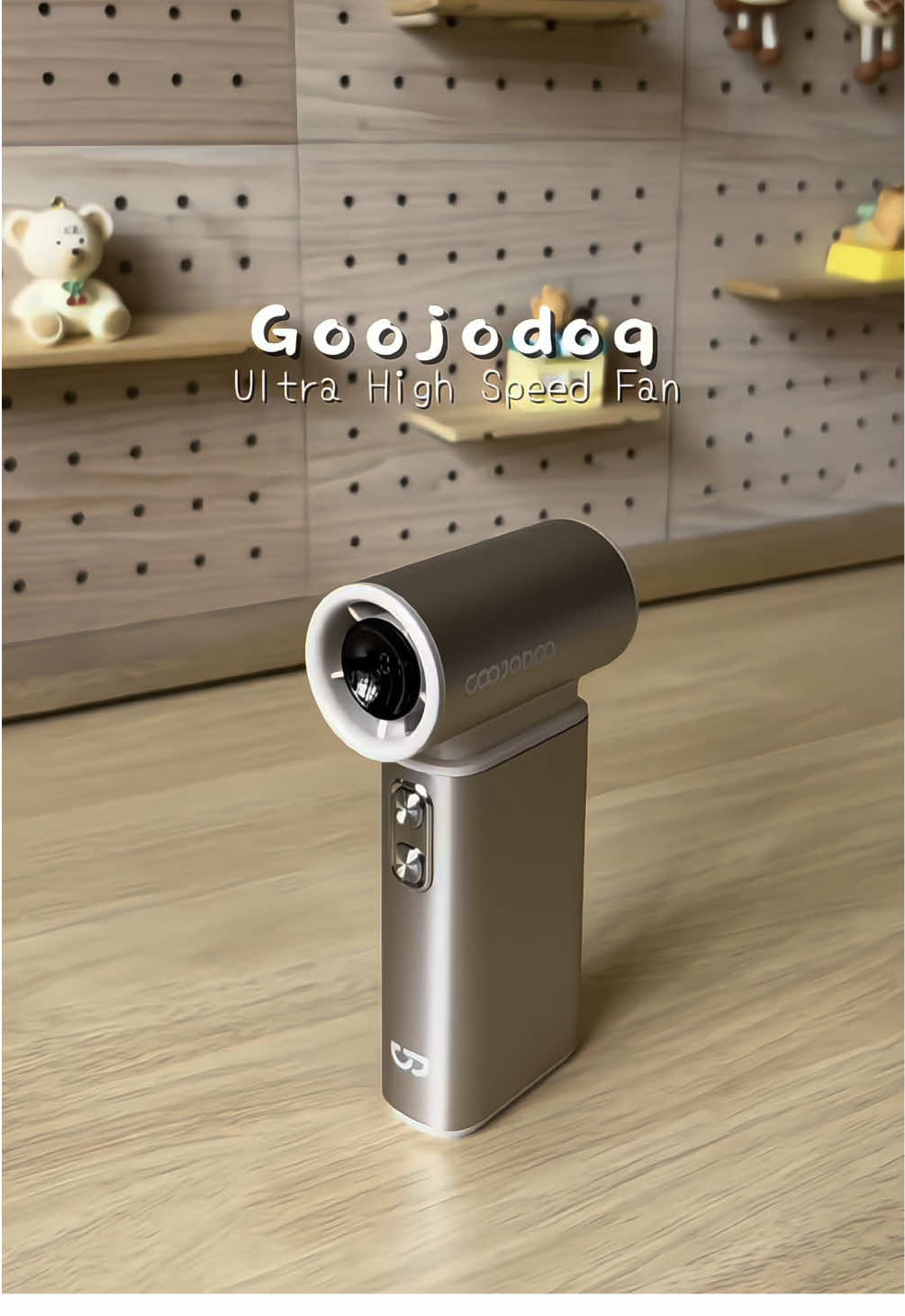 Kipas terbaru @GOOJODOQ MY OFFICIAL ni seriuss angin paduuu ye. Speed 100 tu dah rasa mcm nak terbang dah 😭🤣 #gojodooq #goojodoqfan #minifan #minifanportable #minifanmurah #kipastangan #minifanrechargeable