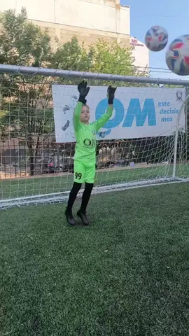 #younggoalkeeper #kidstraning #antrenamenteportari #portaria #portari #вратарь 
