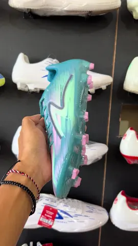 Ehem ehem sepatu apa ini😛😛😛😂😂 #specsindonesia #specs #lightspeedreborn #lightspeedreborn 