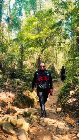 kawah ratu via pasir rengit #pendaki #pendakigunung #tektok #tektokkawahratu #gunungsalak #kawahratu #kawahratubogor #kawahratugunungsalak #tracking #hikking 