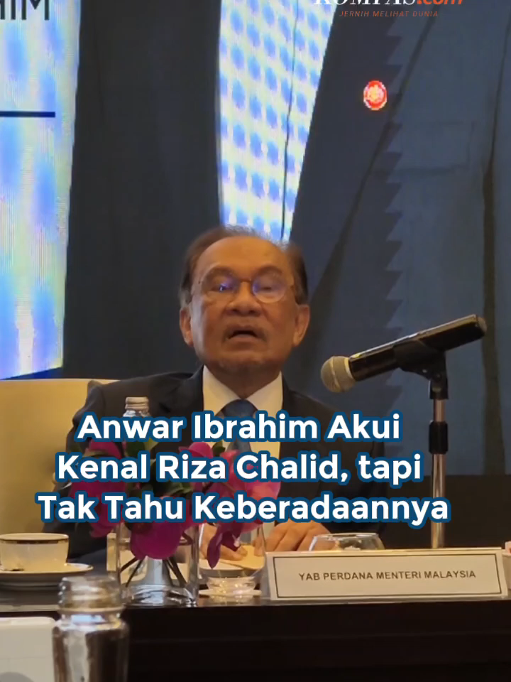 Perdana Menteri Malaysia Anwar Ibrahim membenarkan bahwa pemerintah Indonesia telah menginformasikan terkait Riza Chalid, yang diduga berada di Malaysia.  Dalam pertemuan bersama jurnalis di Jakarta, Selasa (29/7/2025), Anwar mengaku mengenal Riza Chalid. Namun, ia tak mengetahui keberadaan tersangka kasus dugaan korupsi tata kelola minyak itu. Kreatif: Safira Nurulita Produser: Reza Kurnia Darmawan ` #RizaChalid #AnwarIbrahim #Malaysia #Jakarta #Korupsi ##cut