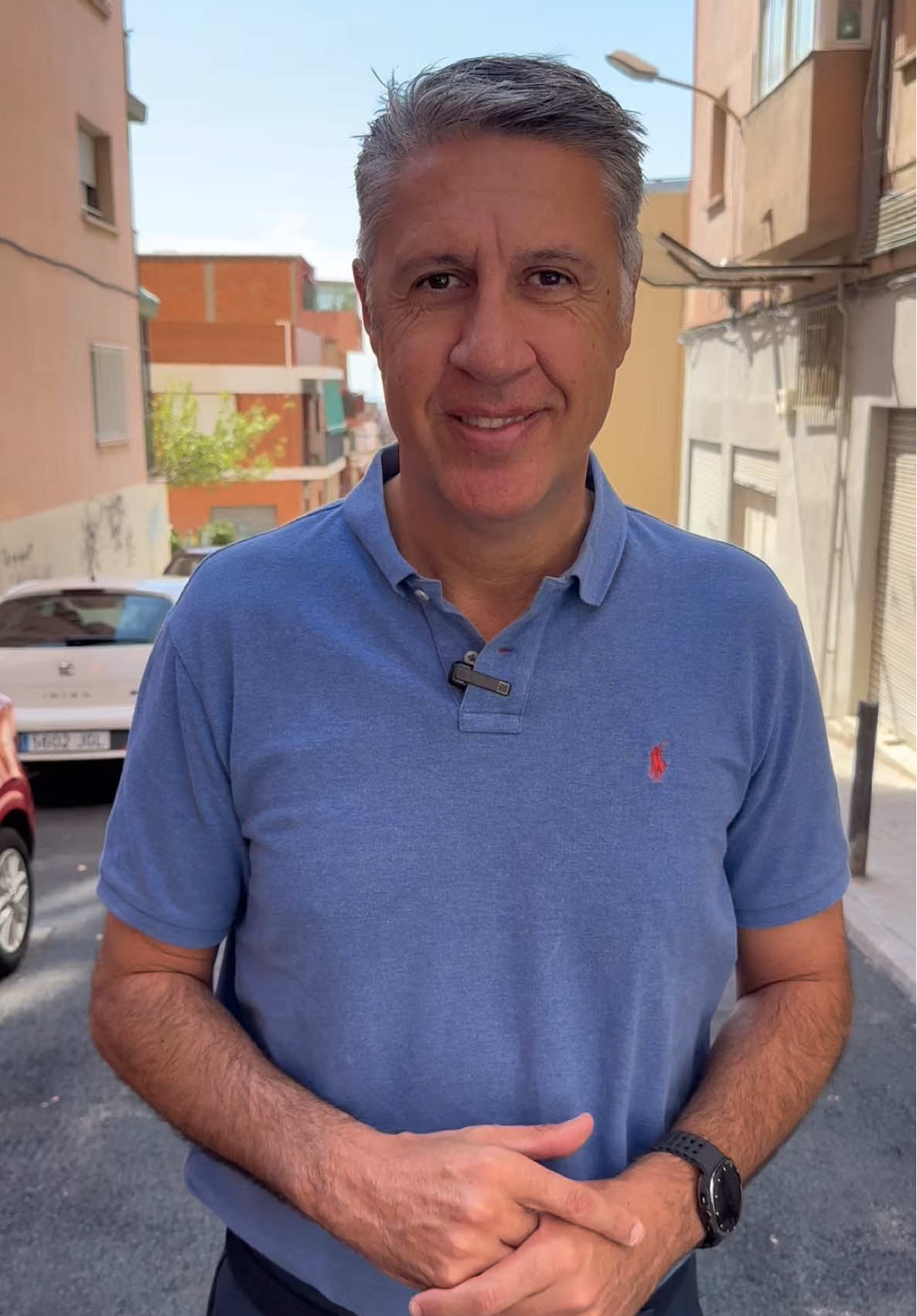 No importa si las calles son grandes o pequeñas; mi compromiso es invertir allá donde sea necesario. Finalizamos los trabajos de mejora del asfalto de la C/ Vallés de #Badalona, en el barrio de Llefià, que se encontraba en un estado lamentable tras muchísimos años sin inversión ni mantenimiento. #Badalonisme es que todos los vecinos de todos los barrios vivan en el mejor entorno posible.