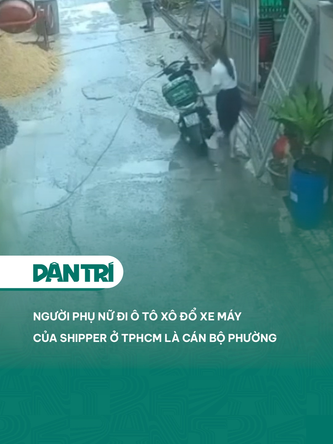Người phụ nữ đi ô tô xô đổ xe máy của shipper ở TPHCM là cán bộ phường #dantrinews #LearnOnTikTok #xuhuong