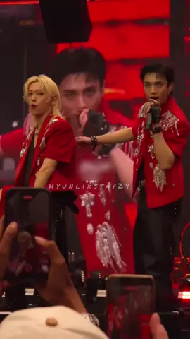 Hyunlix Paris 🥰💙❤️ #hyunjin #hyunjinstraykids #hyunjinskz #felix #felixstraykids #felixskz #hyunlix #hyunlixmoment #hyunlix_is_real #fyppppppppppppppppppppppp #paratiiiiiiiiiiiiiiiiiiiiiiiiiiiiiii #straykidsstay 