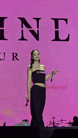 I'm still​ here​ with​ 4 Jennie​s in NYC​  #jennie​#lisa​#jisoo#rose​#blackpink​