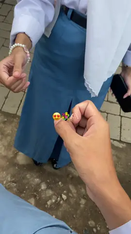 ritual sebelum pulangg😋#handshake #pulangsekolah #trend #foryoupage #xyzbca  