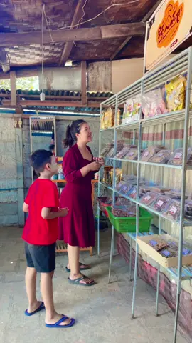 ကလေးတွေက အားကိုးရတယ် ဆရာမတွေ စျေးဝယ်အောင် လုပ်နိုင်တယ်😁😁