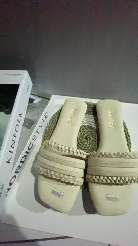 Sanfal empuk banget #sandal #sandalwanita #sandalwanitakekinian 
