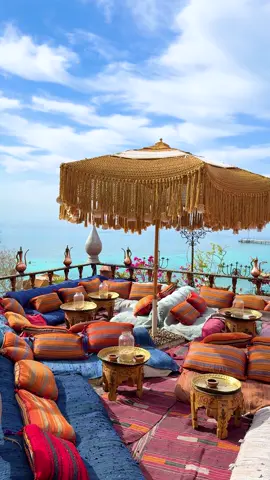 Who would like to grab a drink here 😍?  📍 Farsha Mountain Lounge , Sharm el Sheikh  #farsha #sharm #sharmelsheikh #egitto #egypt #beachclub #seaview #redsea 