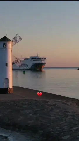 يما لازم نروح هنا كبروا الجروح 😫💔 جديد الشاب ميرو #مالك_يا_زهري 2025 ، باخرة كراكوفيا لشركة نورس البحر الجزائر لنقل المسافرين 🇩🇿🇪🇦🇫🇷🇪🇺... #meroukal #fyp #ferries 
