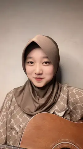 koee, dee, mlaku dewe dewe🫵🏻🫢 #asing #itsvaniaa #lavora #wawes #covergitarcewek #lagujawa  iziinn minn🙏 @LAVORA Official @omwawes