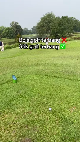 Baru pertama kali liat beginian😭🤣 #caddytigaraksagolf #golf #caddy #golftiktok #tiktok #caddygolf 