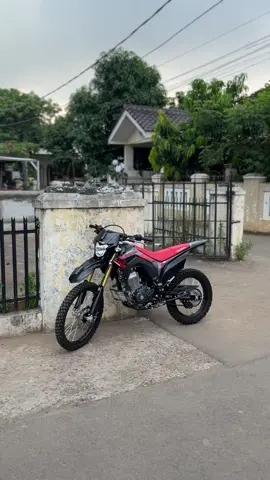 std juga ganteng#crf150l #crf150supermoto #crfhitammerah #berandafyp 