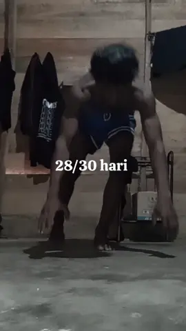 maaf telat aplod,habis kouta internet #harike28 #workoutdirumah  #pushupversigua #pushupchallenge  #pushupchallengeHari 
