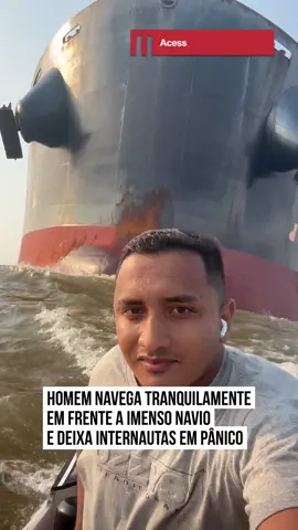 😳😲 Um homem se gravou navegando em frente a um imenso #navio, fazendo poses para a câmera do #celular e expressando uma tranquilidade surpreendente diante da situação. Enquanto ele parece completamente à vontade, a cena gerou reações variadas entre os #internautas, especialmente aqueles que têm #talassofobia um medo intenso do mar aberto. “Minha talassofobia tá gritando”, comentou um usuário, refletindo o desconforto de quem sofre com esse medo. Para muitos, a imagem de um navio gigantesco no horizonte é suficiente para despertar uma sensação de pavor, contrastando com a calma do homem. 🚢 #EntretêNews 📸 @Igorshow_07 (ig) |  @myhoodbr